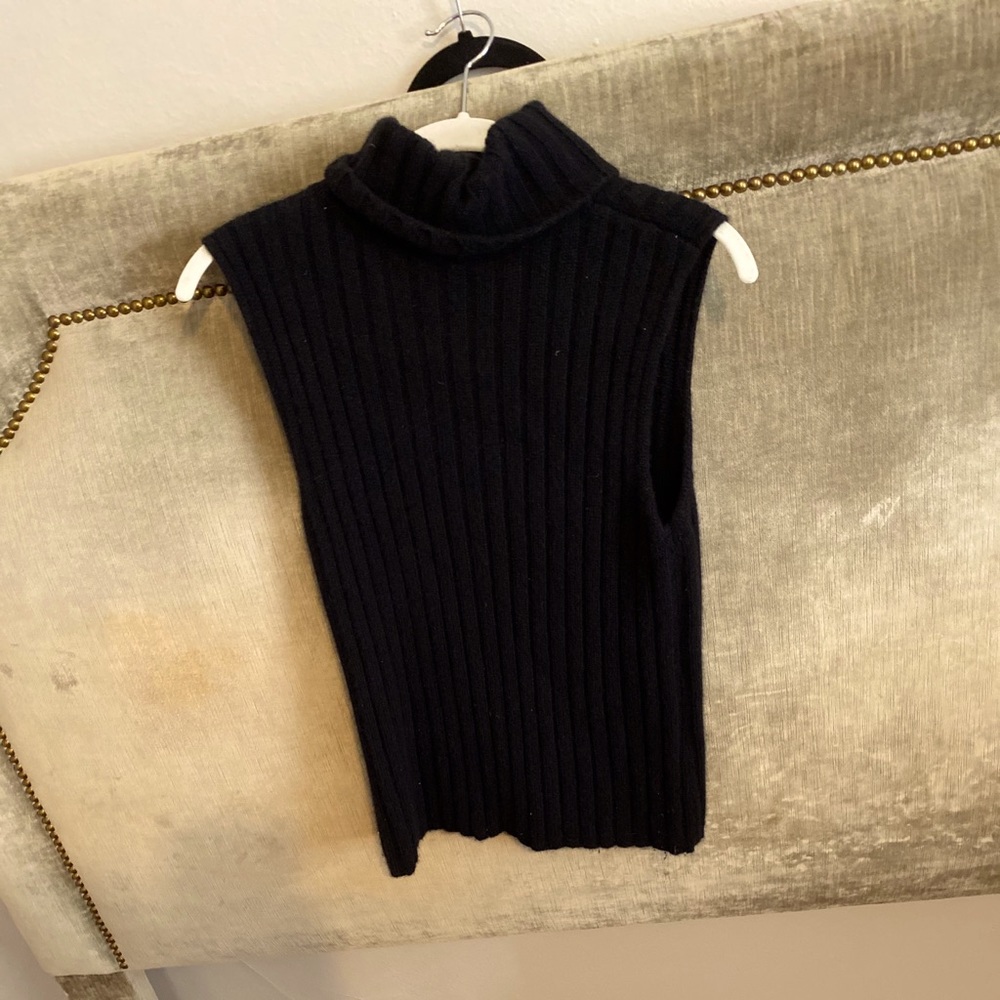 Lafayette 148 Sleeveless Cashmere Turtleneck Top